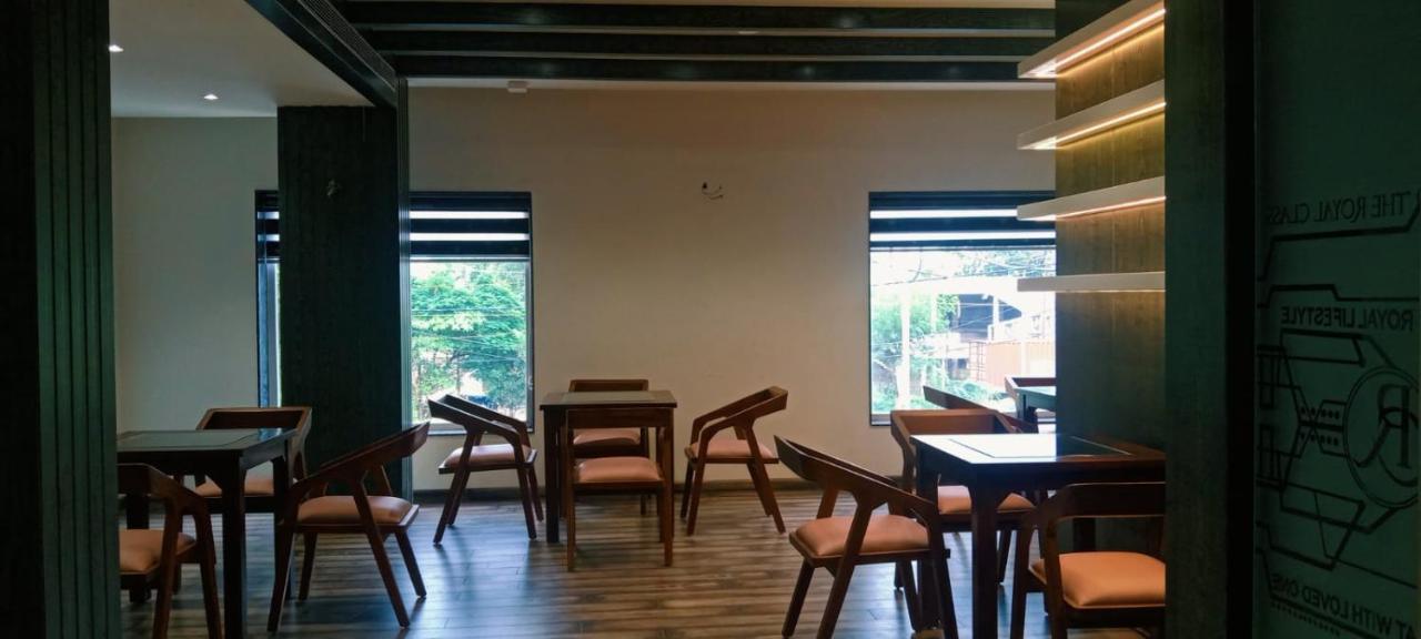 The Royal Class Hotel Gwalior Esterno foto