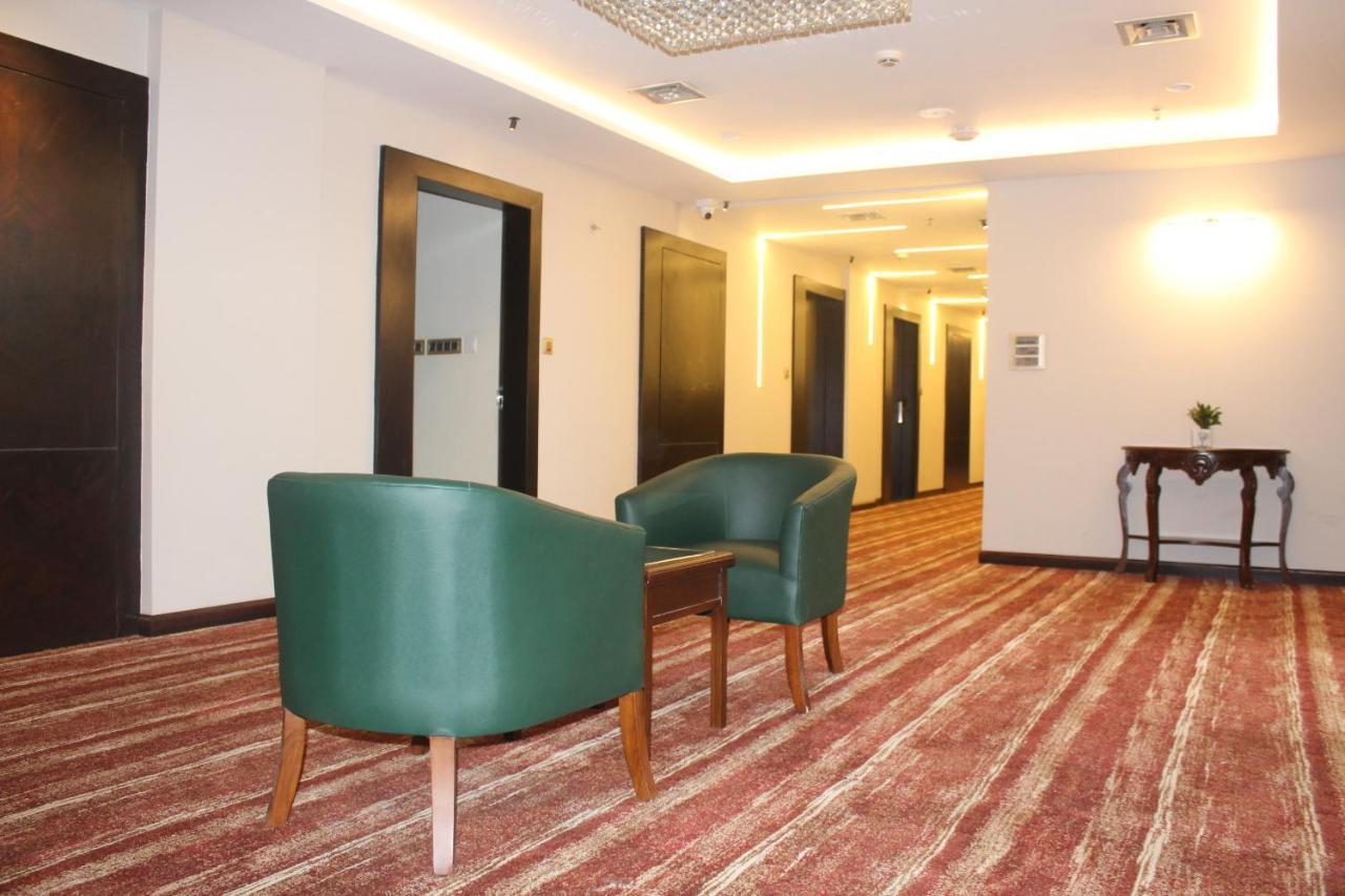 The Royal Class Hotel Gwalior Esterno foto