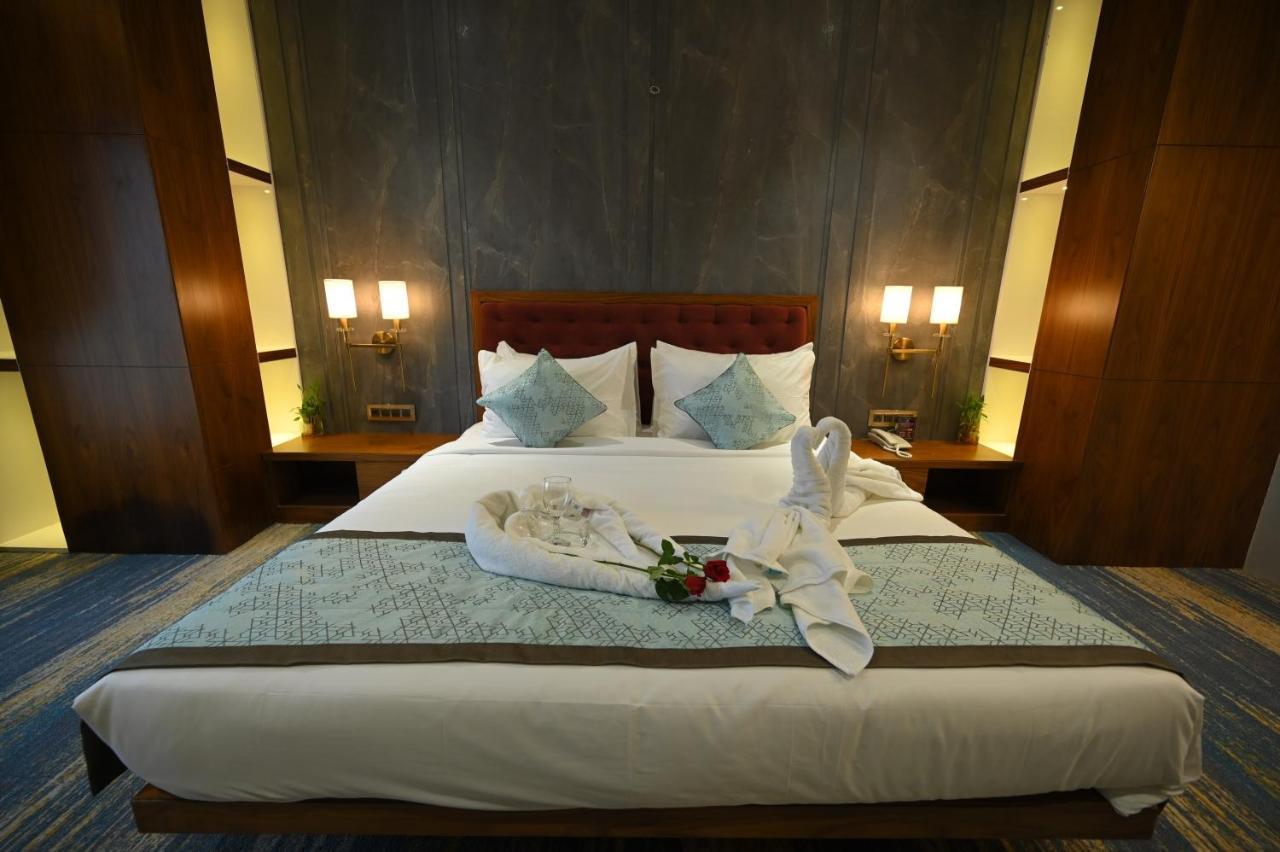 The Royal Class Hotel Gwalior Esterno foto