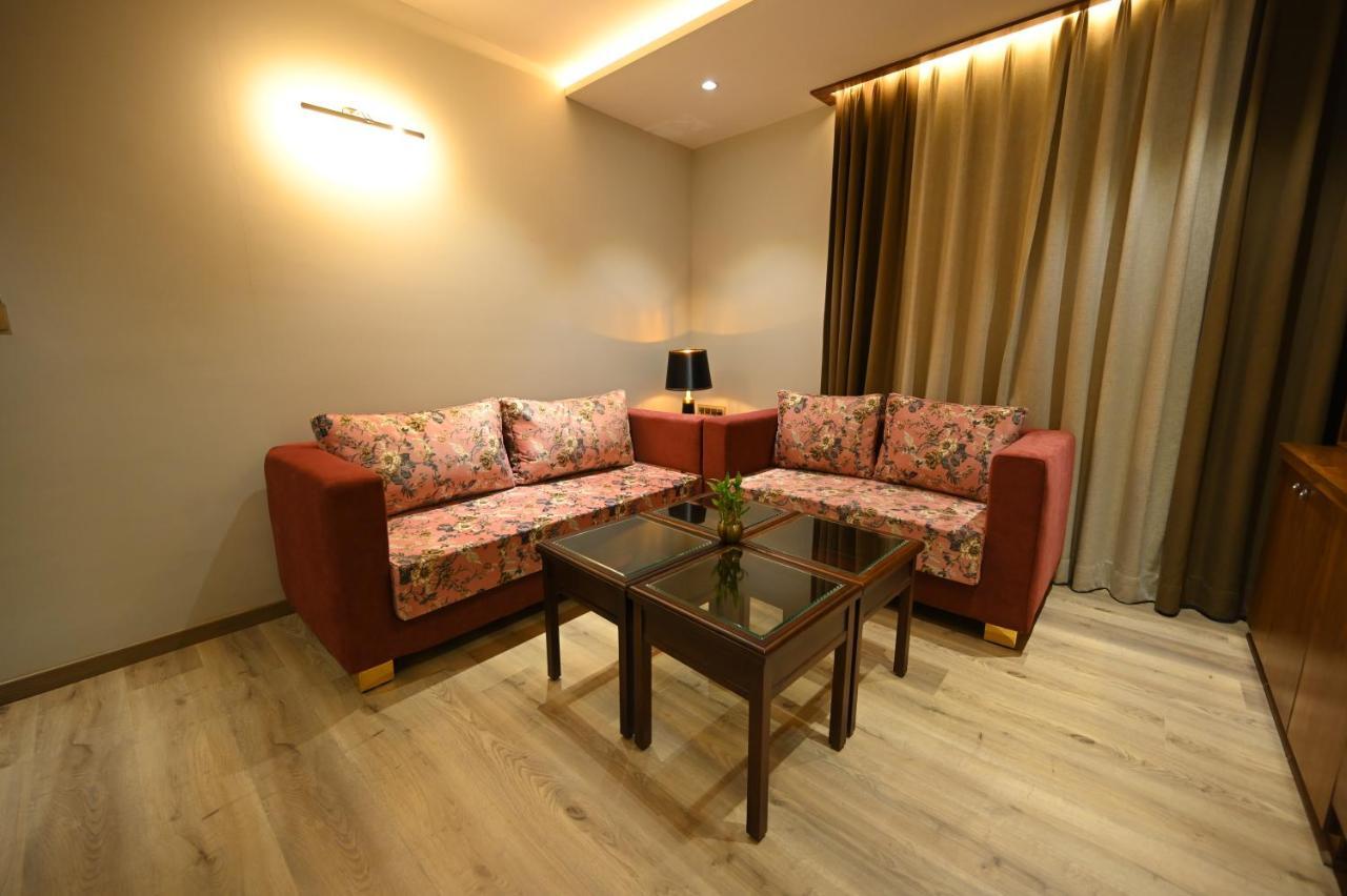 The Royal Class Hotel Gwalior Esterno foto