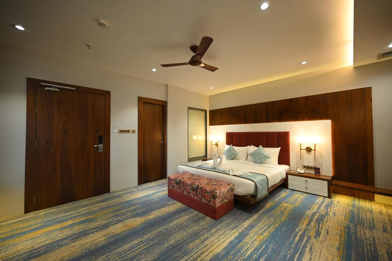The Royal Class Hotel Gwalior Esterno foto